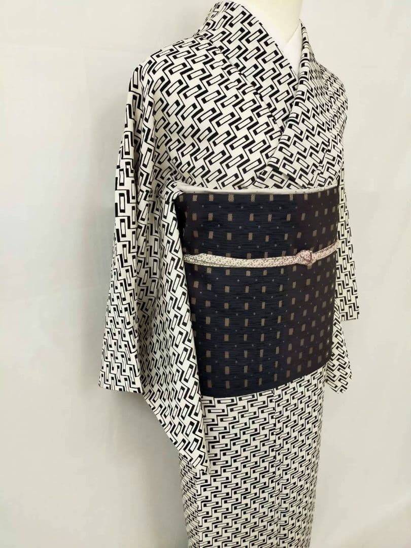 お見分け済　新品未使用　正絹袷　幾何学　おしゃれ小紋単品