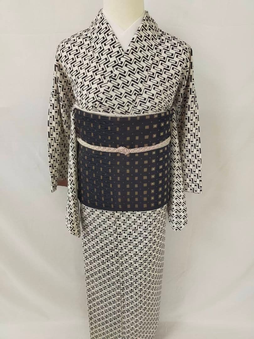 お見分け済　新品未使用　正絹袷　幾何学　おしゃれ小紋単品