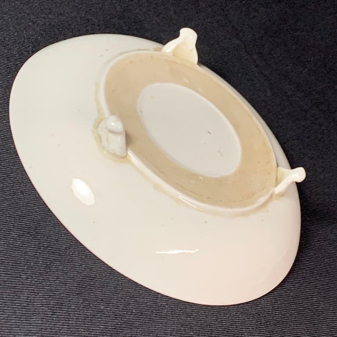 K633☆古伊万里名品 柿右衛門 白磁 陽刻鹿文 三つ足 4.5㎜ 中皿 前期