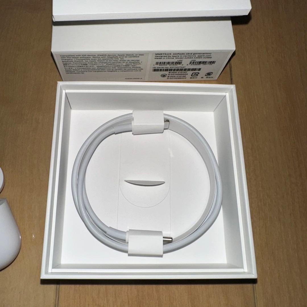 AirPods エアポッツ　3世代