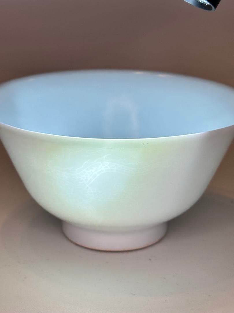 清時代　暗刻 二龍戯珠 龍紋 碗　白釉　中国古美術　時代物