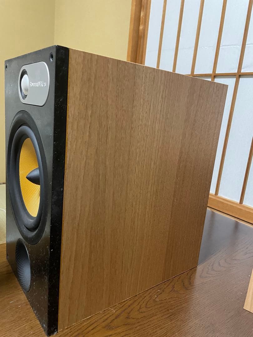 Bowers & Wilkins 685スピーカーペアB&W600シリーズ連番