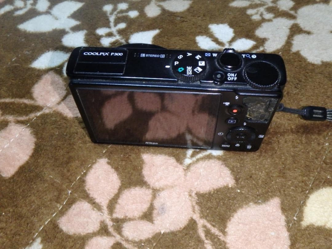 動作品 NIKON P300 COOLPIX デジタルカメラ 少し難