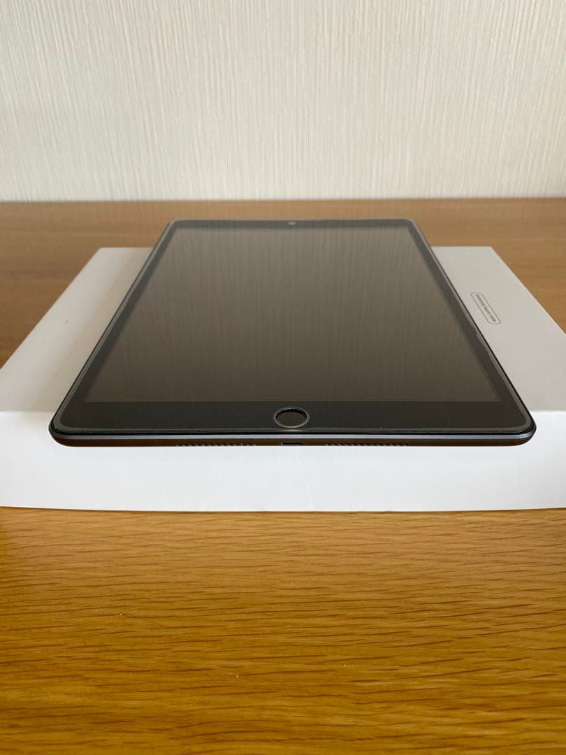 美品　iPad第7世代 32GB WiFi+Cellular iPad本体