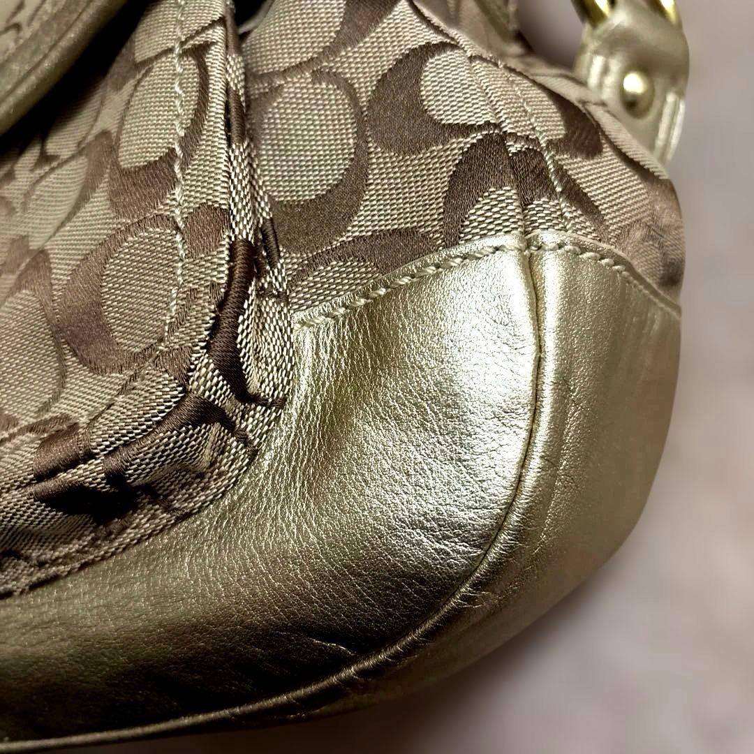 コーチ レガシーシグネチャーターンロック y2kショルダー　ゴールド/ベージュ