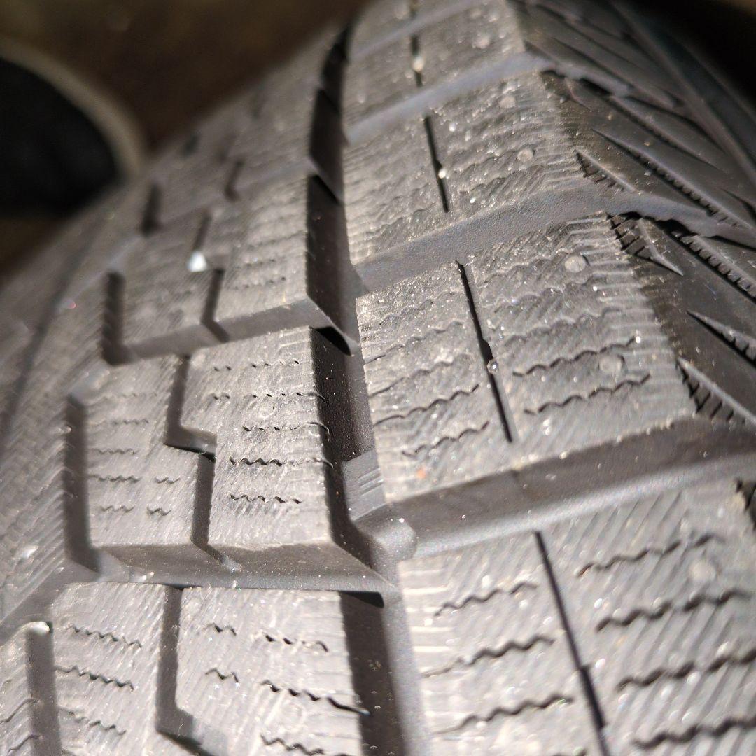 美品9分〜　2023年　60系プリウス　ヨコハマスタッドレス　195/60R17