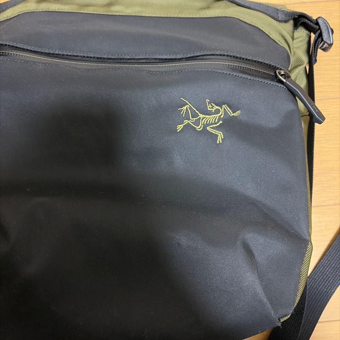 アークテリクス　ショルダーバッグ