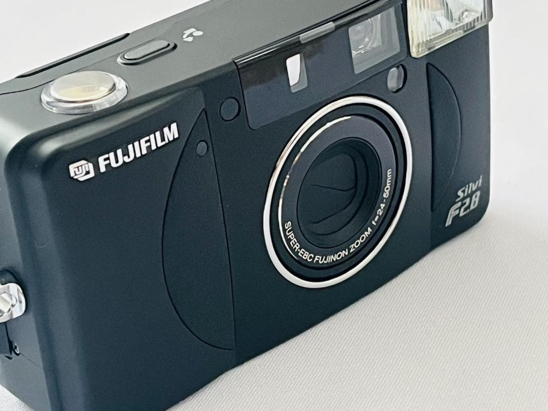 ■美品 FUJIFILM silvi F2.8 世界限定5000台フィルムカメラ