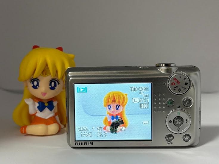 ★美品★ フジフィルム FinePix F70EXR ★バッテリー、充電器付★