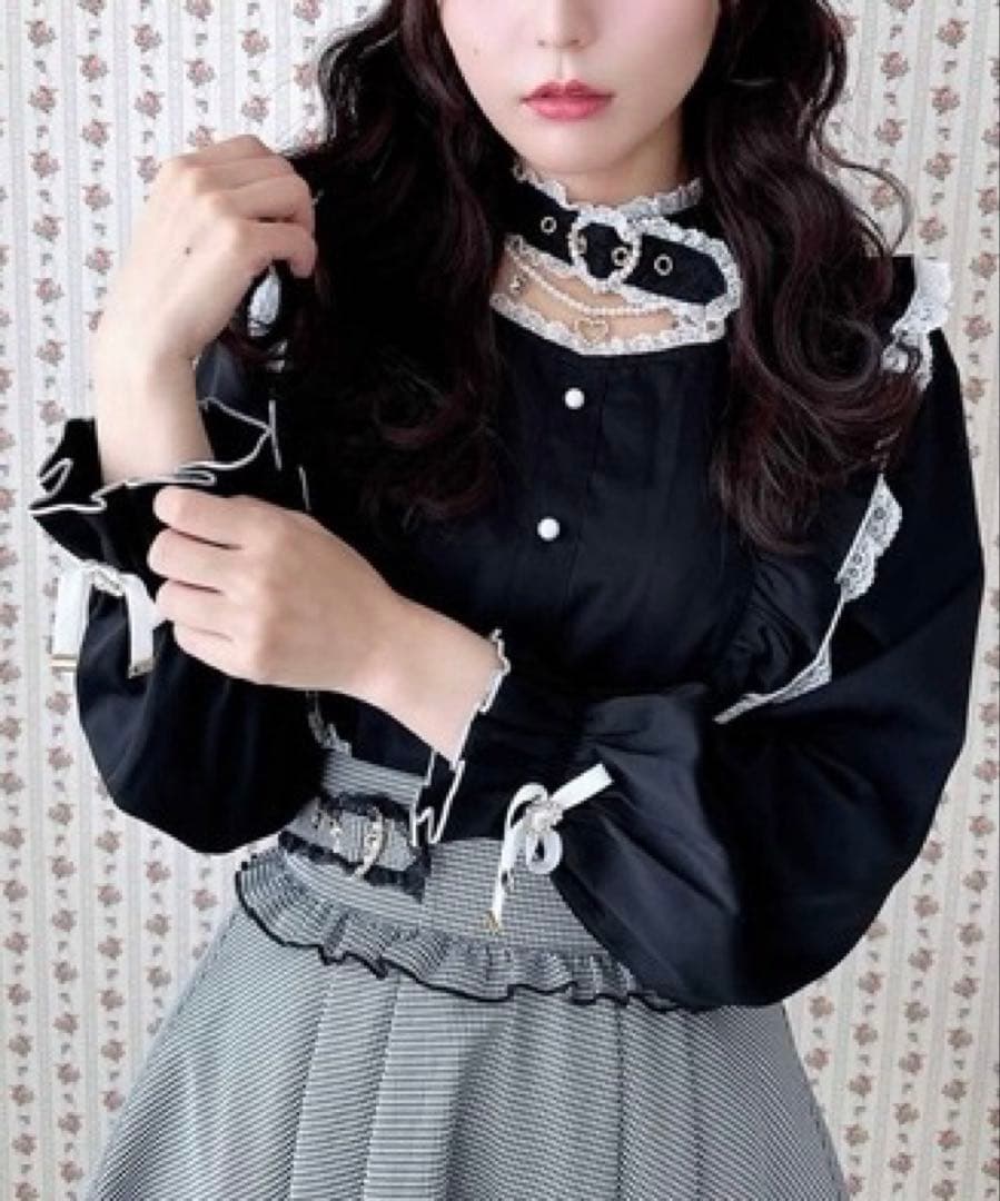 ROJITA ハートバックルラッフルフリルブラウス ブラック 黒