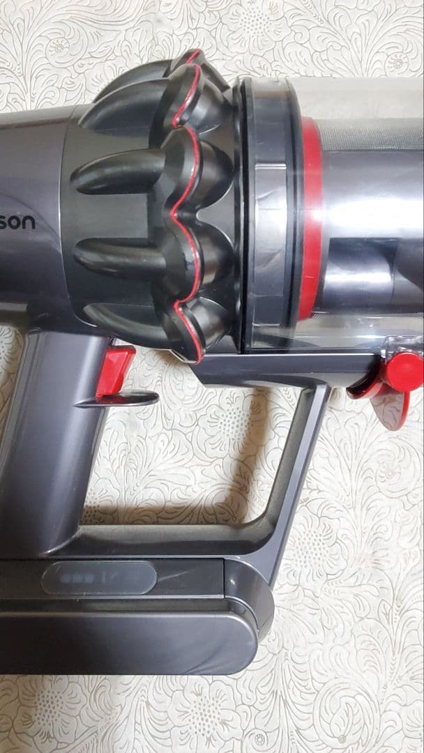ダイソン掃除機V10清掃済み