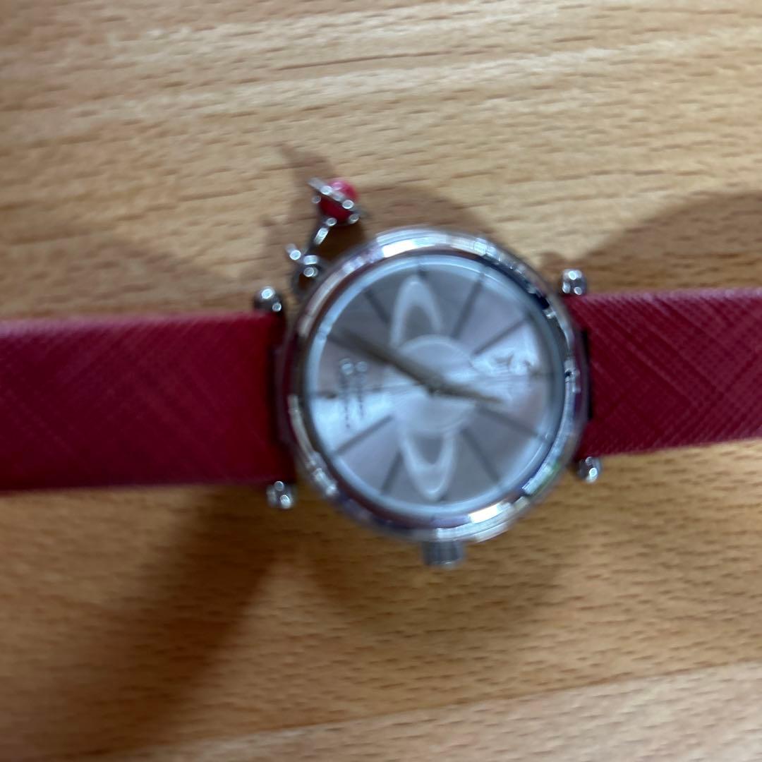 ヴィヴィアンウェストウッドの素敵な時計です。 とても美品です。