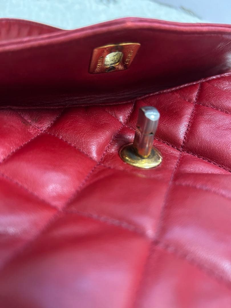 CHANEL シャネル　赤 ボディバッグ