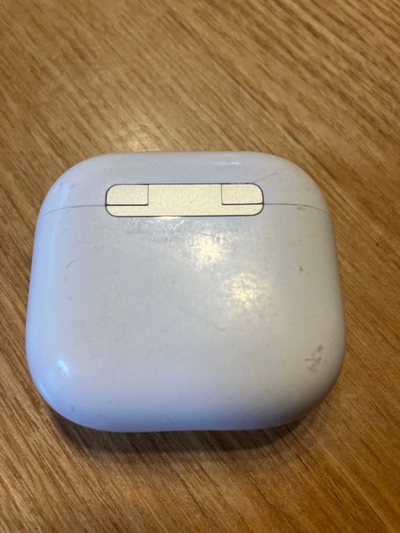 最終値下げ早い者勝ち☆AirPods 4 (ノイズキャンセリングなし)おまけ付き