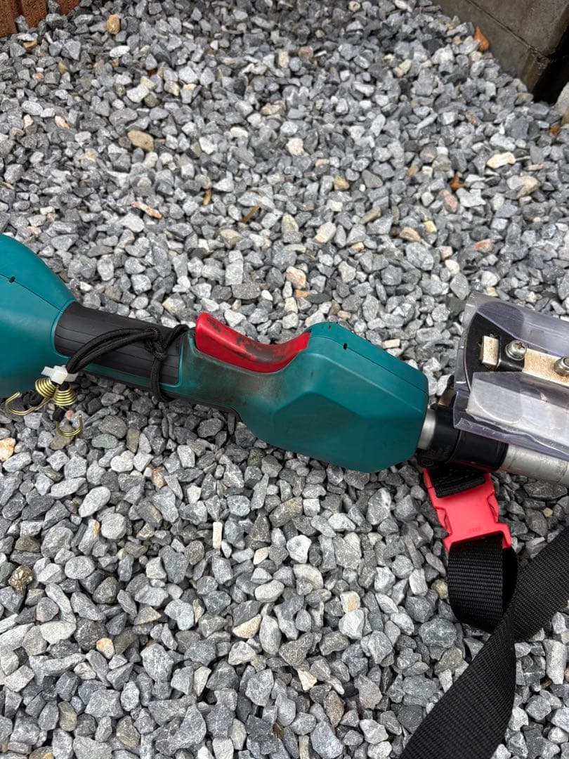 マキタ　Makita 充電式ポールヘッジトリマ MUN501WD