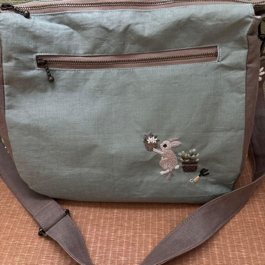 ハンドメイド手刺繍バッグ　ショルダーバッグ