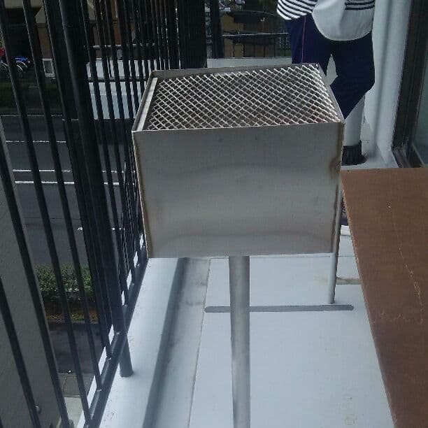 オールステンレス製スタンド灰皿