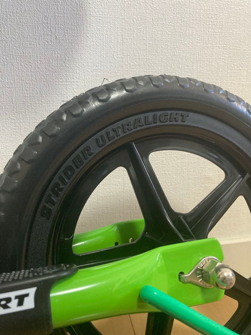 ストライダー　STRIDER 黄緑