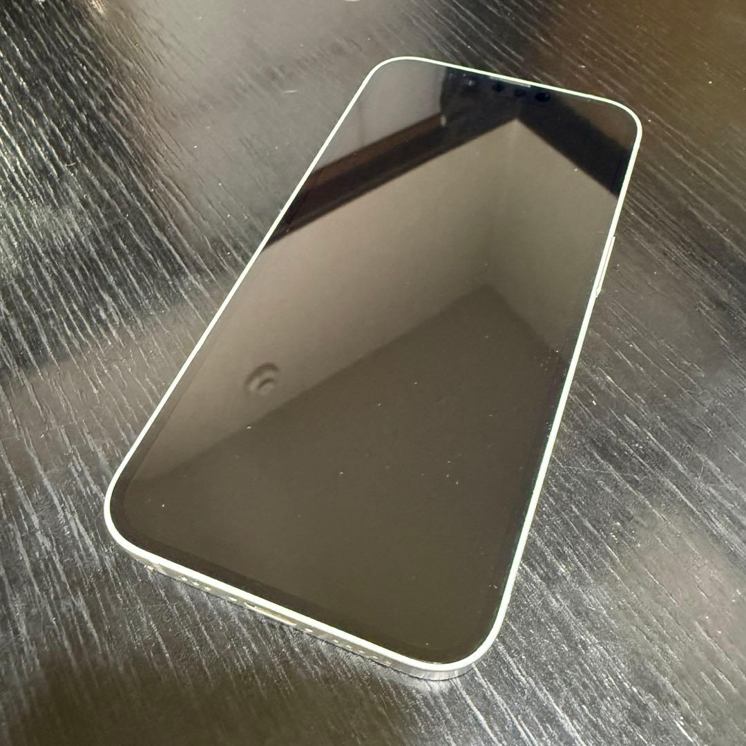 iPhone16e 香港版 美品 シャッター音なし