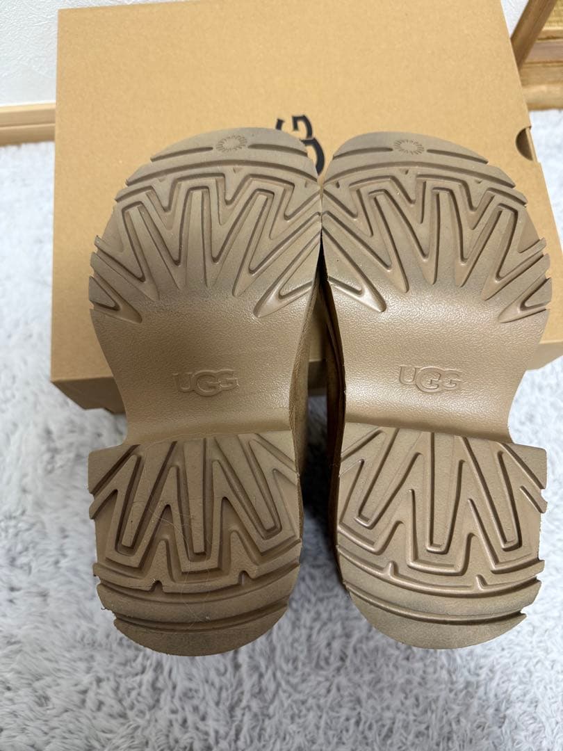 アグ ショートブーツ クラシック ツイン シーム ニュー ハイツ 厚底