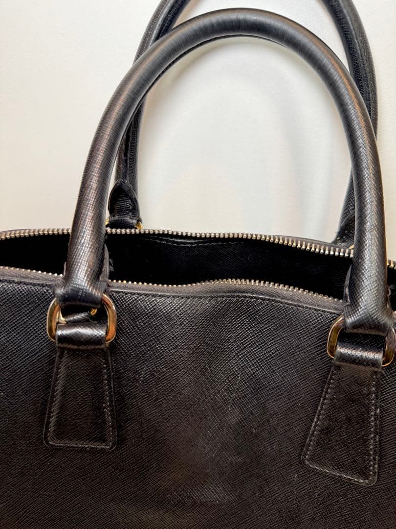 PRADA プラダ ブラック サフィアーノ　ショルダーバッグ　正規品