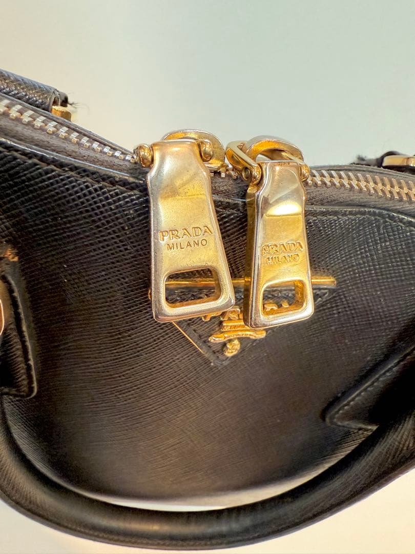 PRADA プラダ ブラック サフィアーノ　ショルダーバッグ　正規品