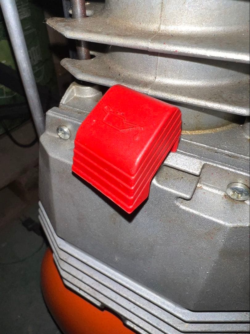 送料無料！エアーコンプレッサー　動作確認済み　LT24 HP1