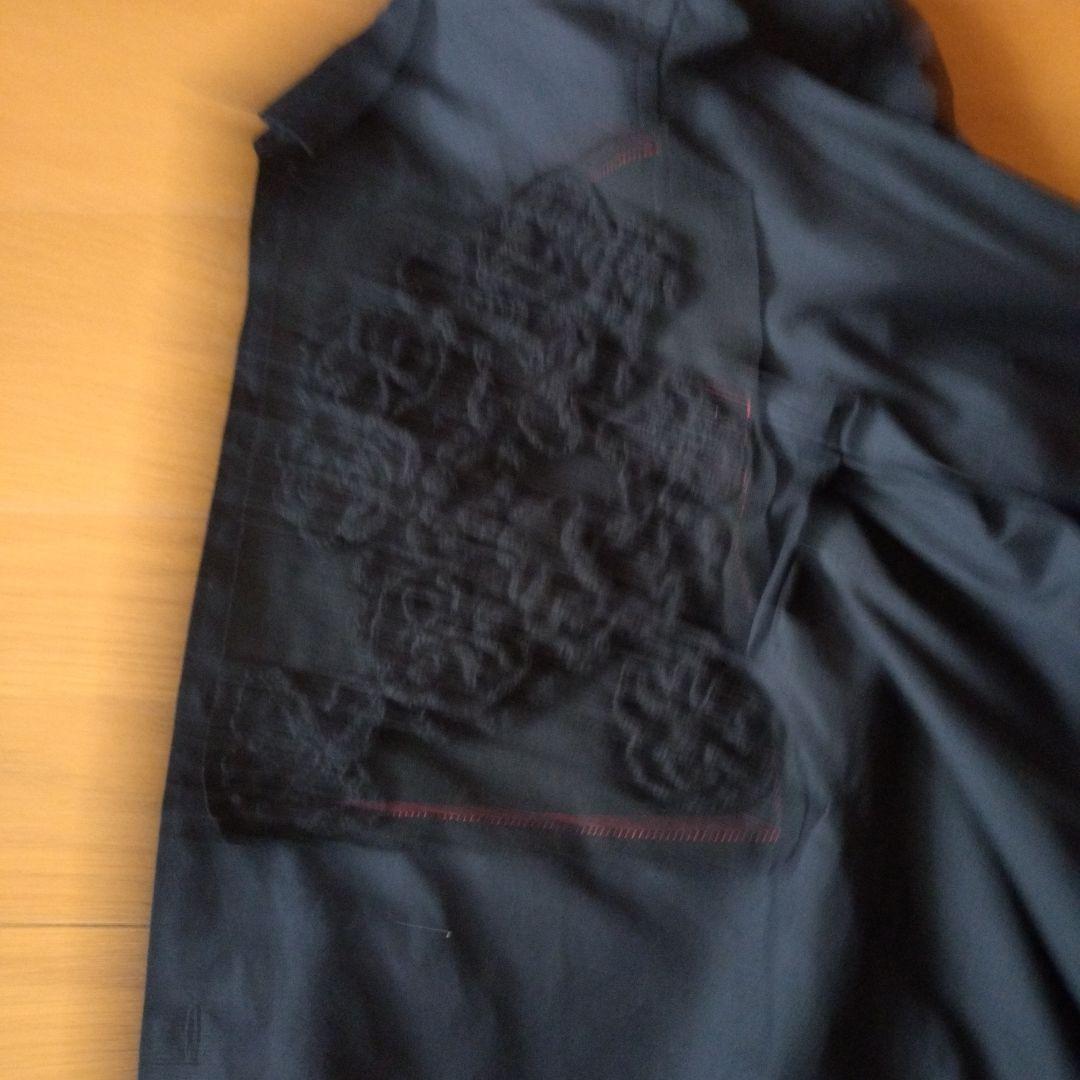 コムデギャルソンrobe 黒 長袖シャツ 胸にニットの花モチーフ