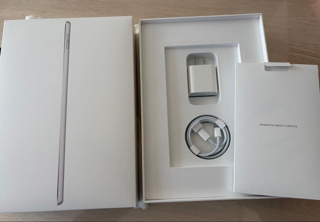 Apple iPad 第9世代 64gb Wi-Fiモデル　おまけ付き