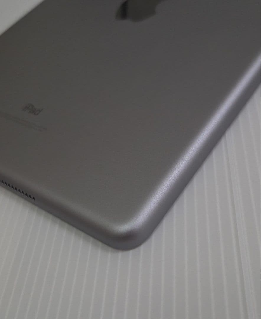 Apple ipad 第6世代 Wi-Fi + Cellularモデル 32GB