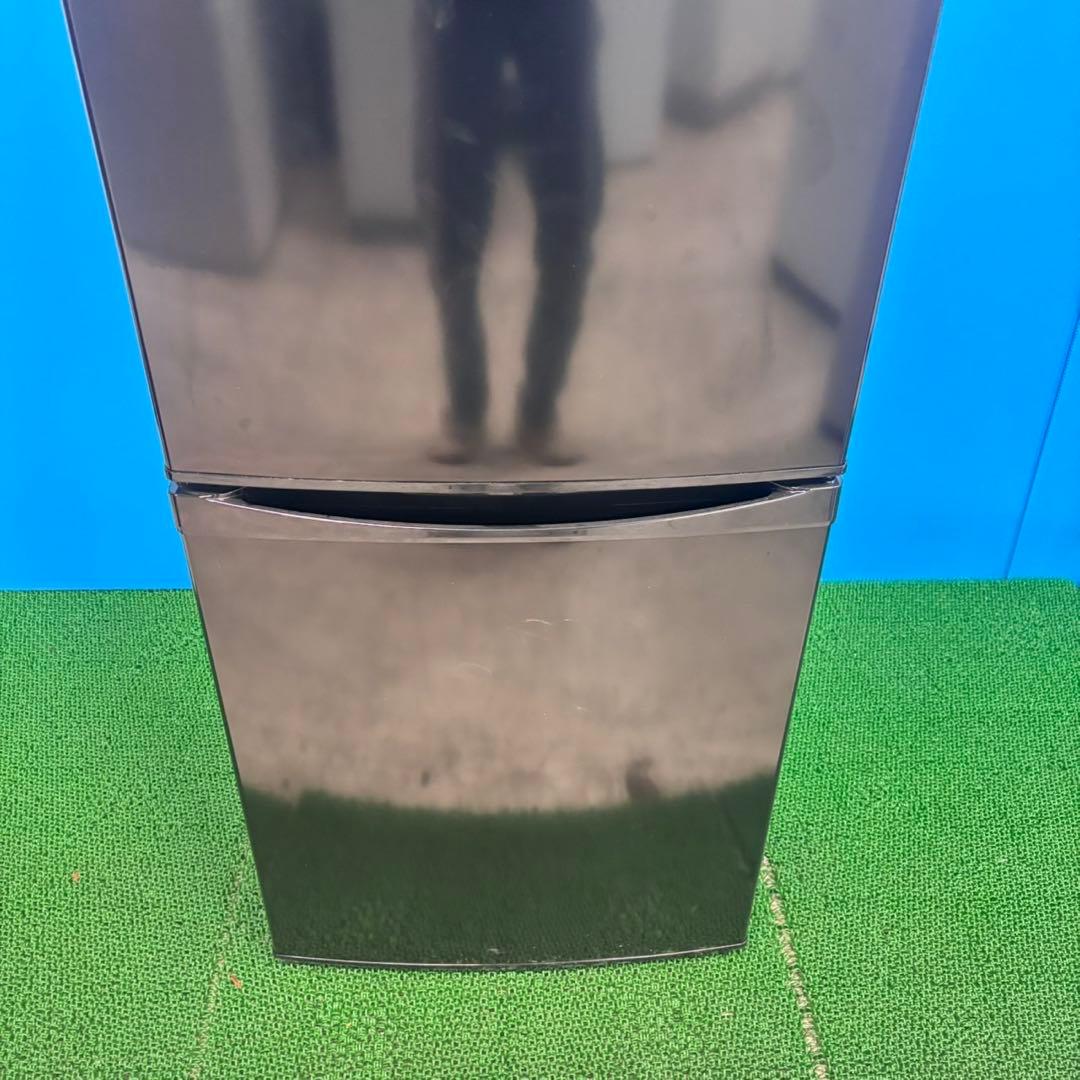 772 2024年製　国内　極美品　142L ブラック　一人暮らし　保証込み