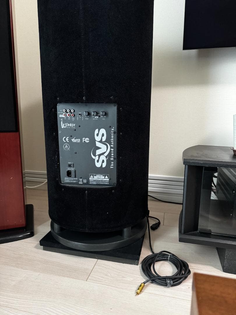 SVS PC12-NSD Subwoofer　サブウーファー 円筒形 黒