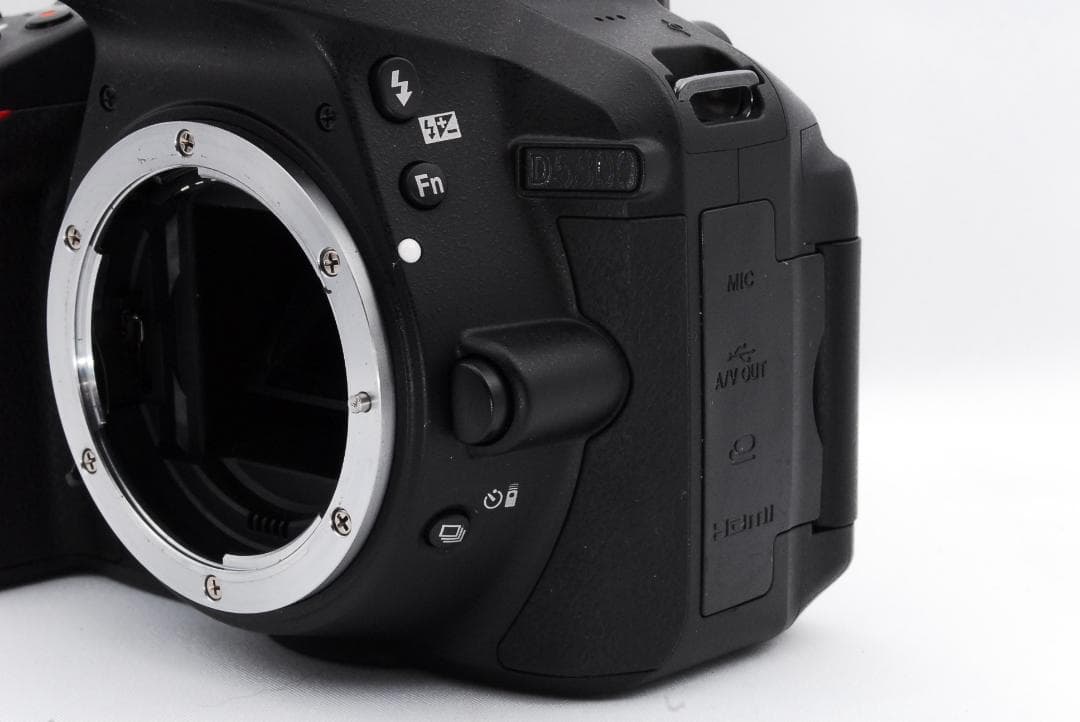 ひまお ✨使用回数少 自撮り可能機種✨ニコン Nikon D5300 ダブ