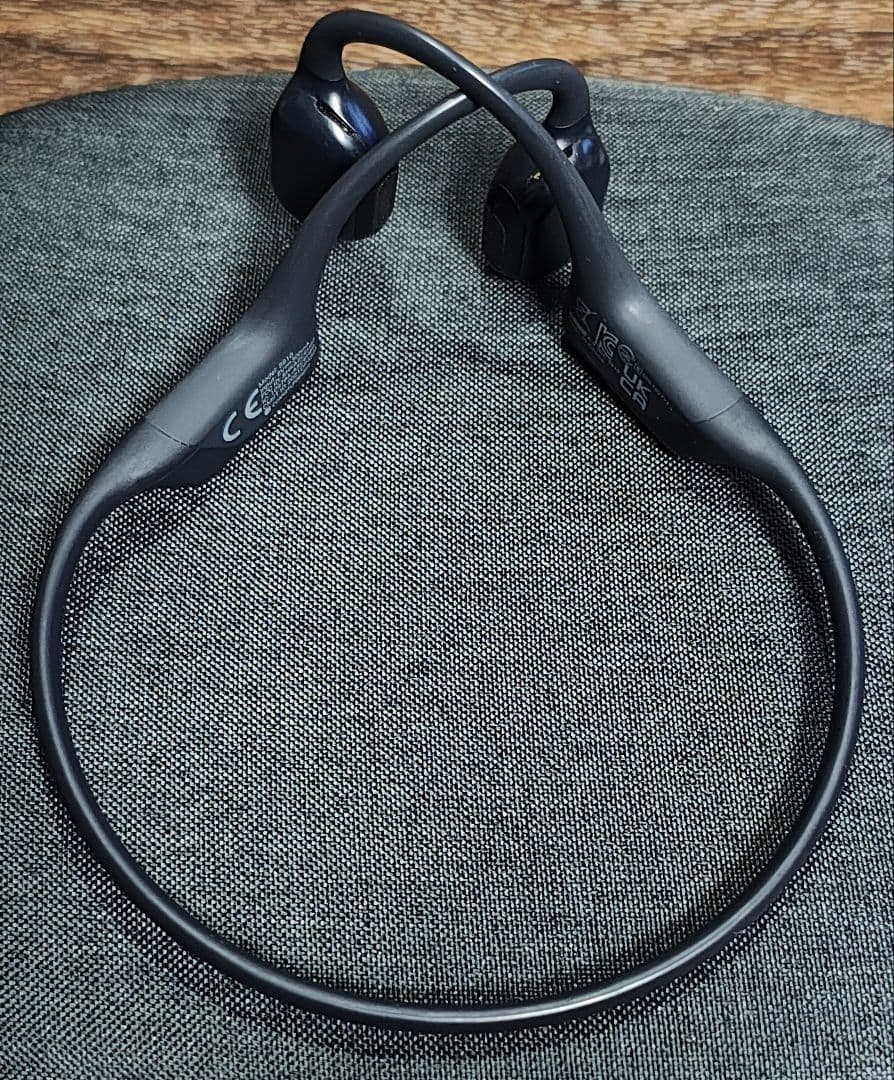 SHOKZ OPENRUN PRO 骨伝導イヤホン S810　ケーブル付属