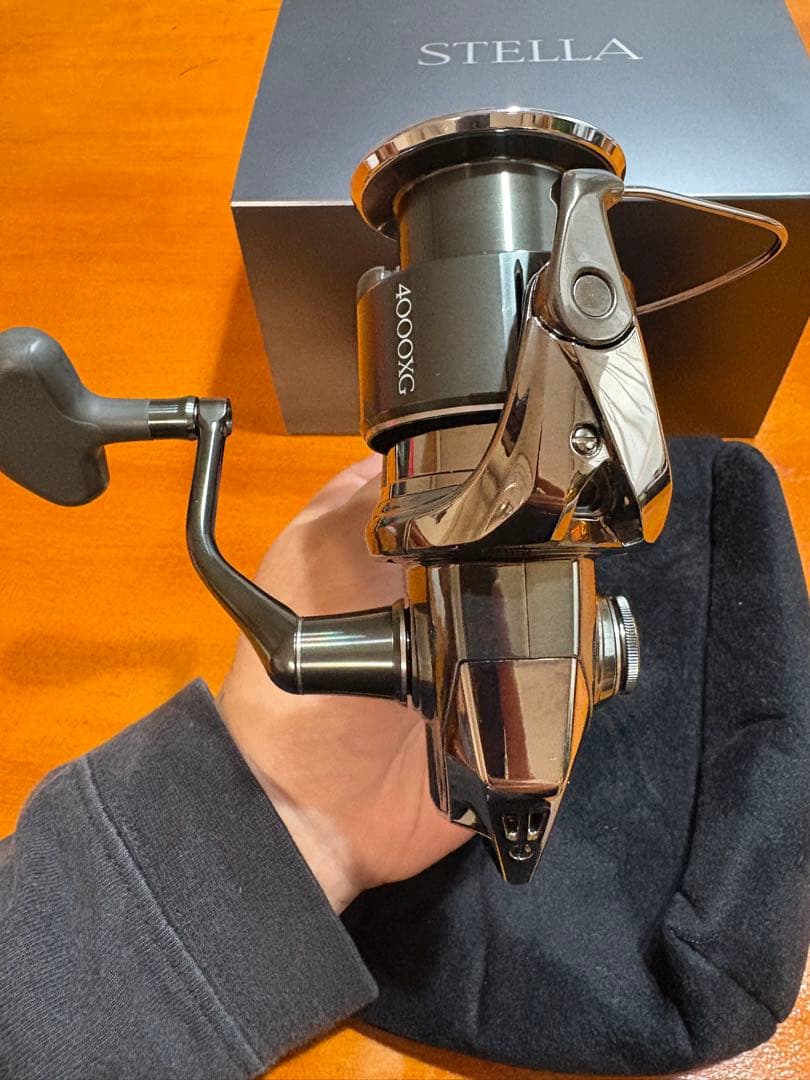 22ステラ　4000XG スピニングリール