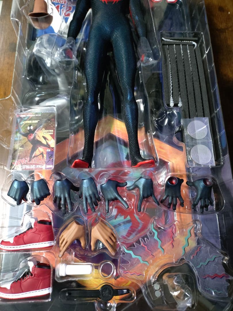 ホットトイズ　スパイダーマン マイルス・モラレス アクロス ザ スパイダーバース