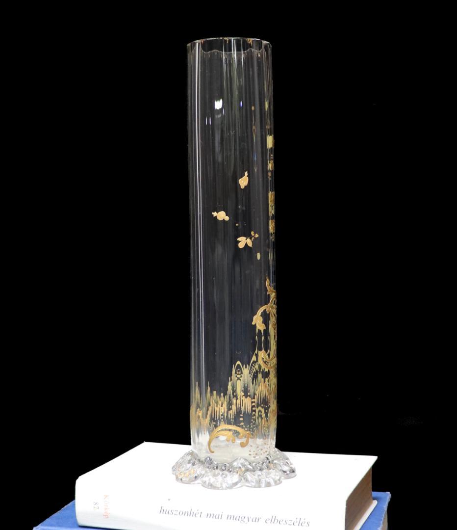 オールド・バカラ 1890年頃 多面体 花弁台座大型金彩盛り上げ花瓶 30cm