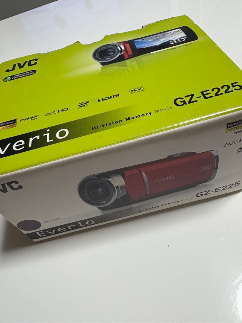 美品　ほぼ未使用　JVC　Everio GZ-E225 ビデオカメラ
