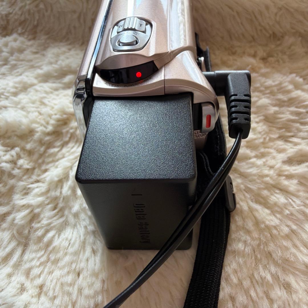 ビデオカメラ JVC Everio GZ-HM670-N 32GB