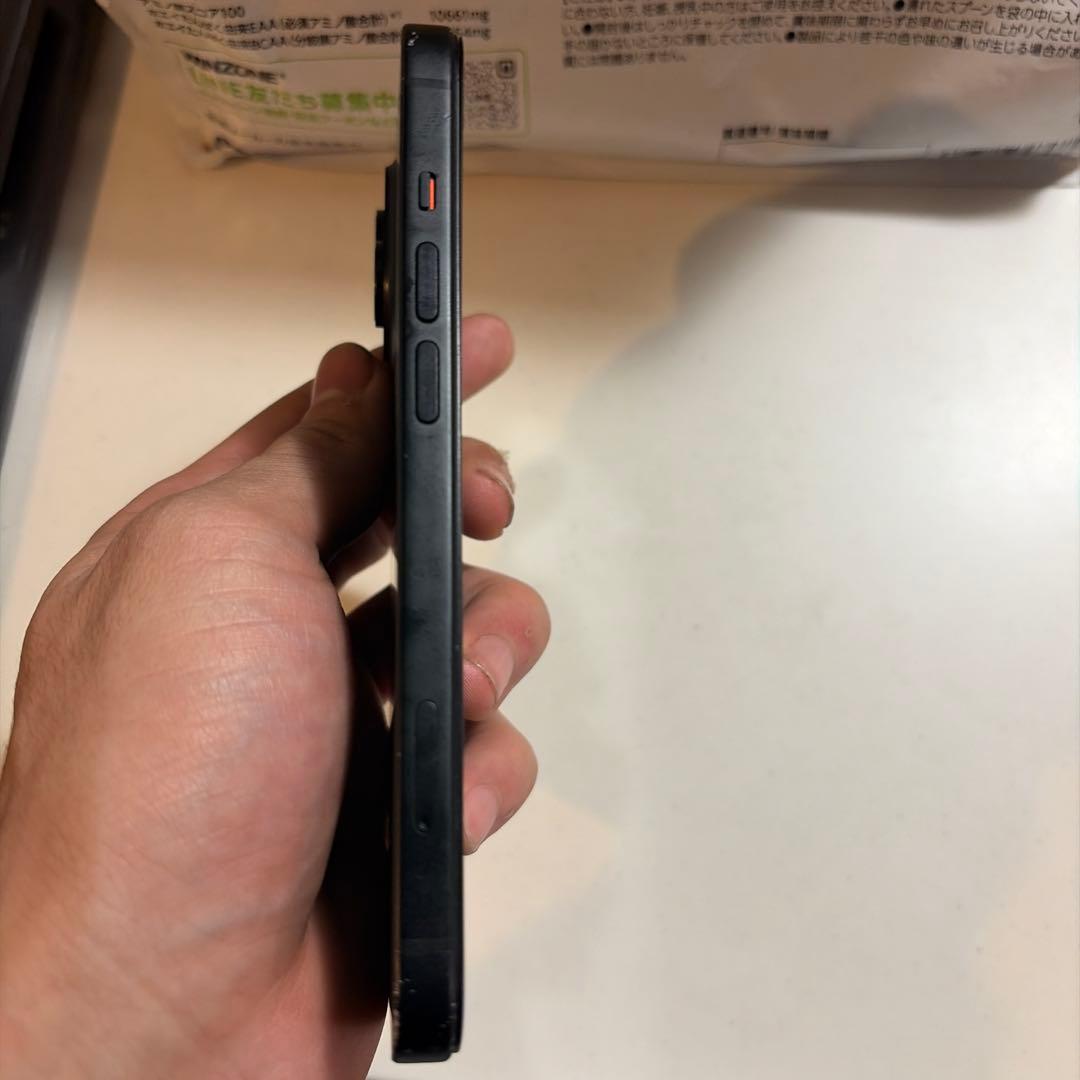 iPhone15 本体　ブラック　128GB