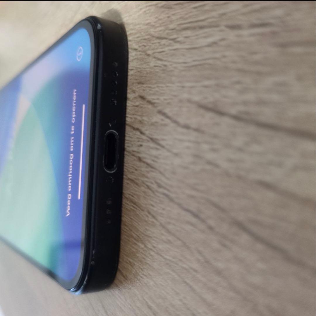 iPhone15 本体　ブラック　128GB