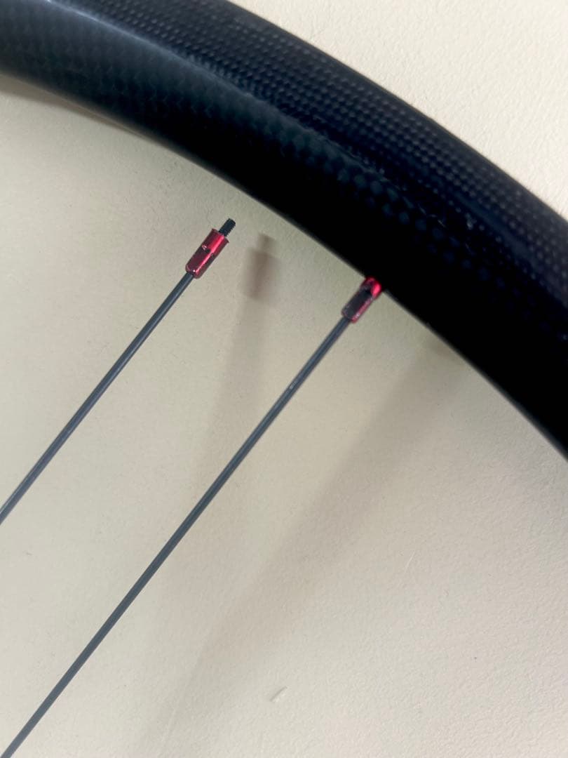 鬼軽な0.50g！【カーボンホイール前輪】スポーク外れ品