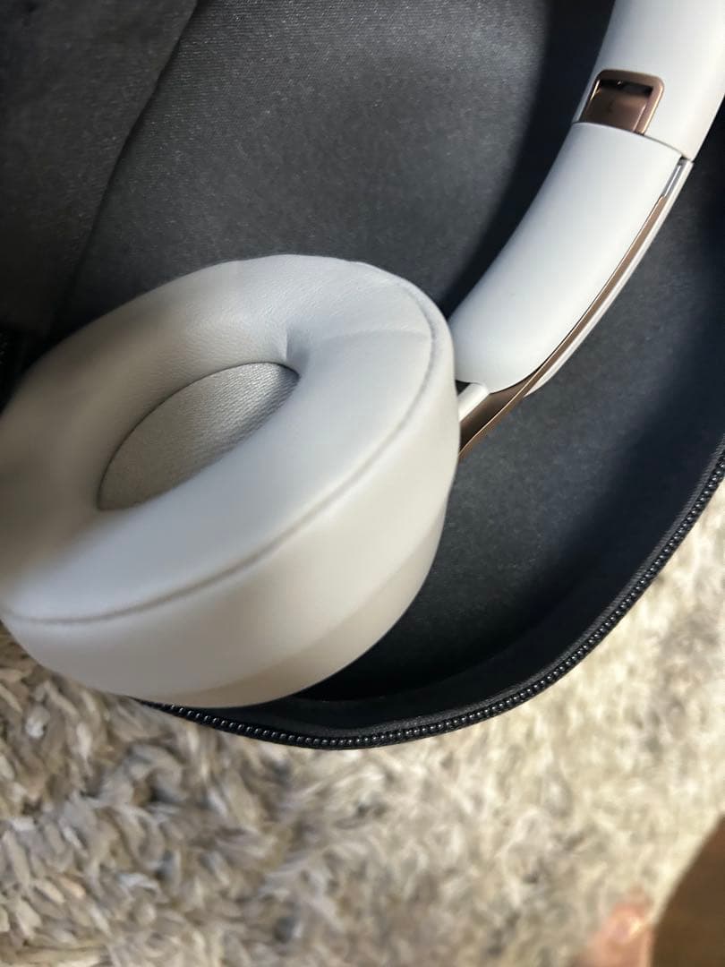 Beats ワイヤレスヘッドホン SOLO PROケース付き