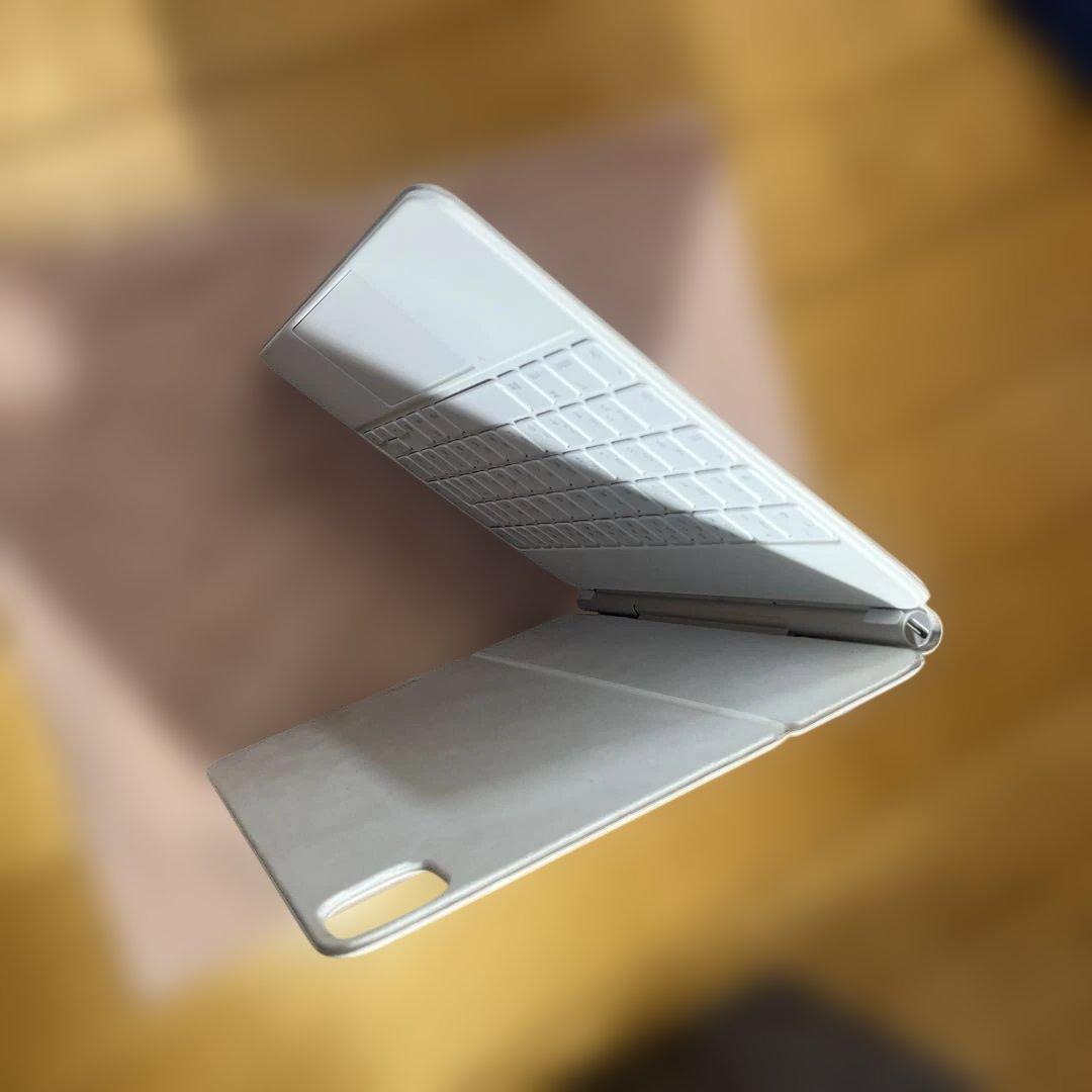 magic keyboard 11インチ対応