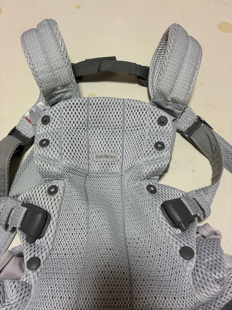 BABYBJÖRN メッシュ抱っこ紐 グレー　ハーモニー