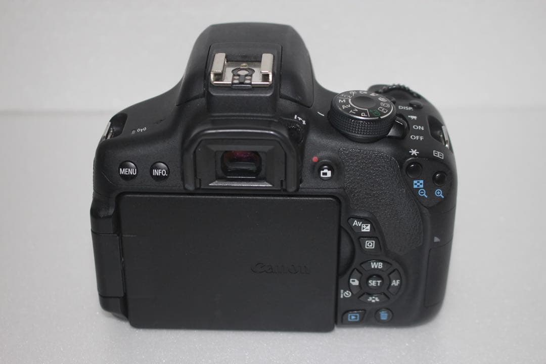 フルサイズ/canon kiss x8i標準&望遠&単焦点トリプルレンズセット