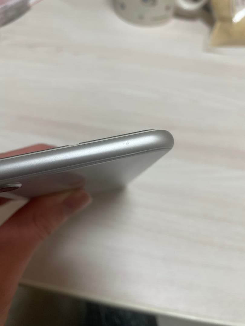 iPhone8本体 シルバー 最大容量86%