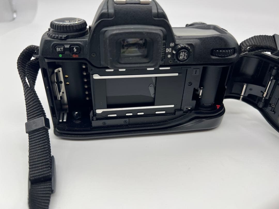 Nikon F80 フィルム一眼レフカメラ