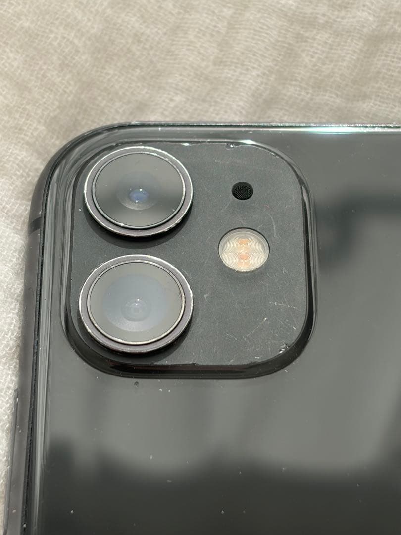 【SIMフリー】iPhone11 64GB ブラック画面ひび割れあり