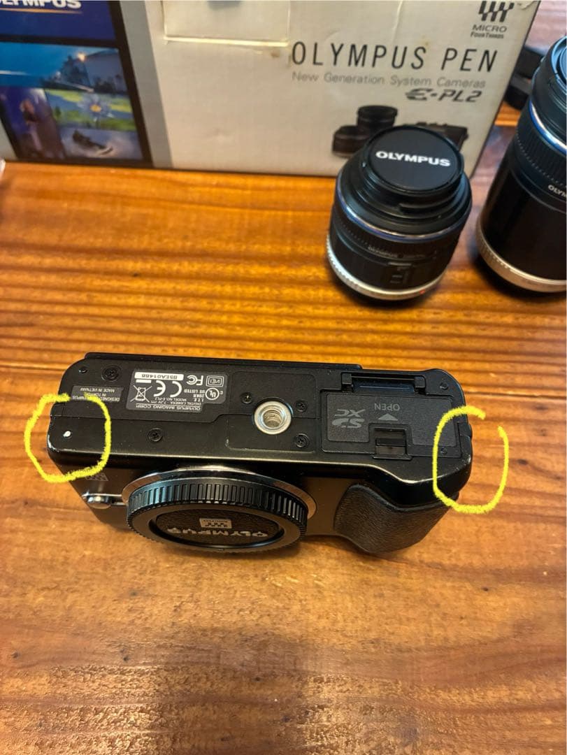 OLYMPUS PEN E-PL2 一式　レザーストラップのおまけ付き